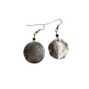 AURORA . Mother of Pearl earrings